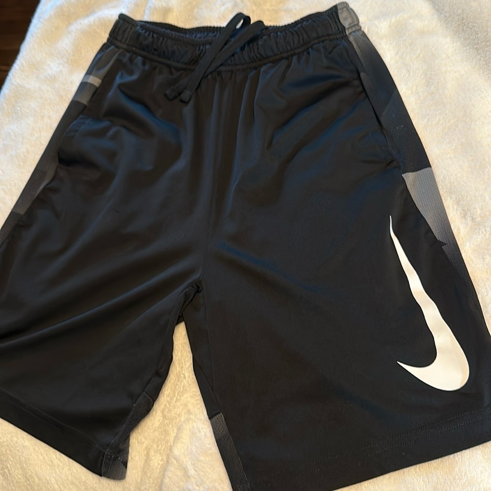 Nike boys L dri-fit, great condition